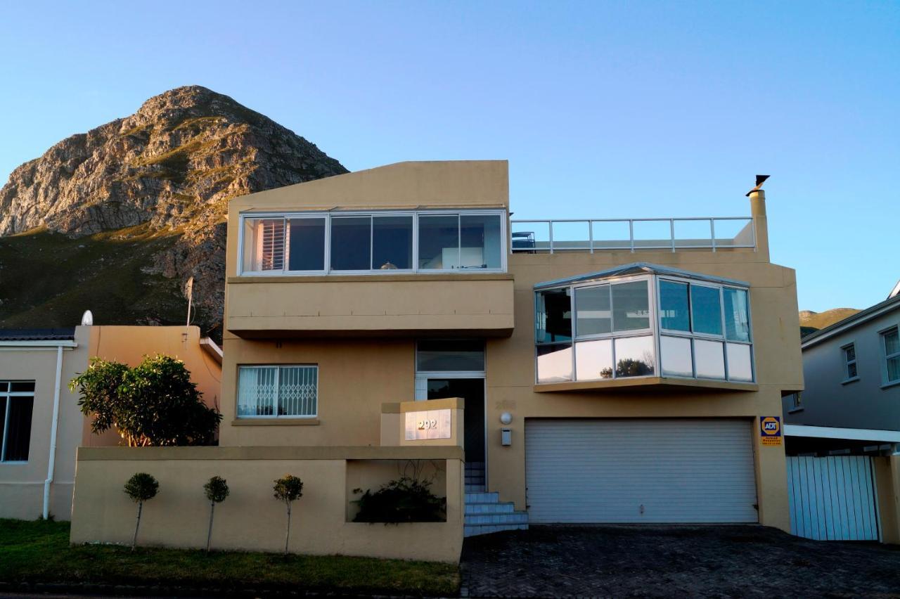 Valentines Hermanus Bagian luar foto